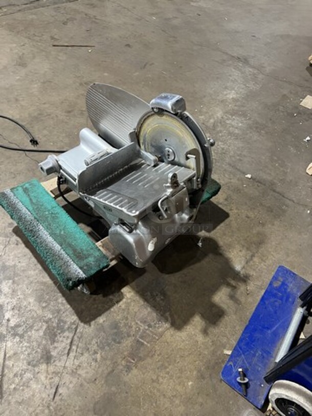 Berkel Counter Top Commercial Deli Meat Slicer! Model 510GHMX! 115V 1 Phase!  - Image 3 of 6