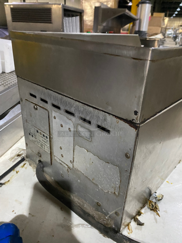 Commercial Countertop Electric Powered Flat Top Griddle! With Back And Side Splashes! All Stainless! - Image 4 of 8