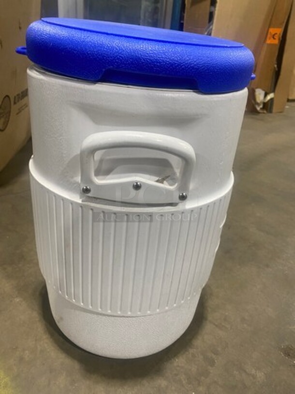 Igloo Blue and White Poly Portable 5 Gallon Beverage Cooler! With Lid! With Side Handles! - Image 4 of 6