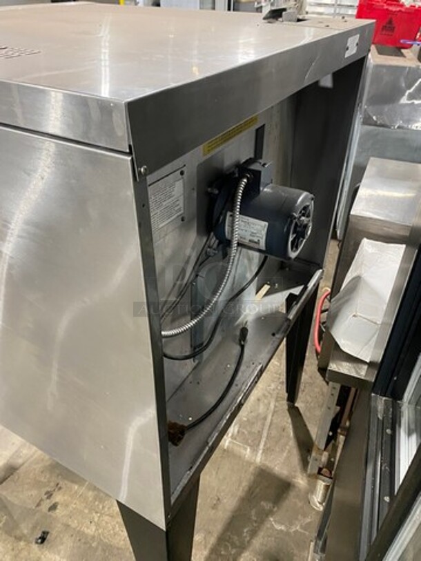 Duke Commercial Natural Gas Powered Convection Oven! With View Through Doors! Metal Oven Racks! All Stainless Steel! On Legs! Model: 6/13 - Image 4 of 4