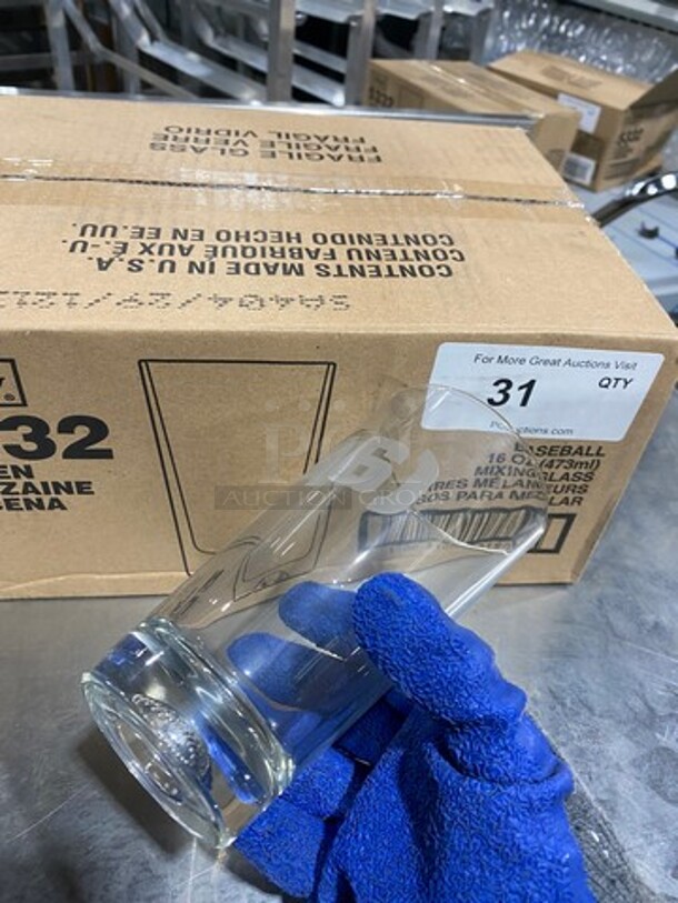 NEW! IN THE BOX! Libbey 16 OZ Baseball Mixing Glasses! - Image 5 of 8