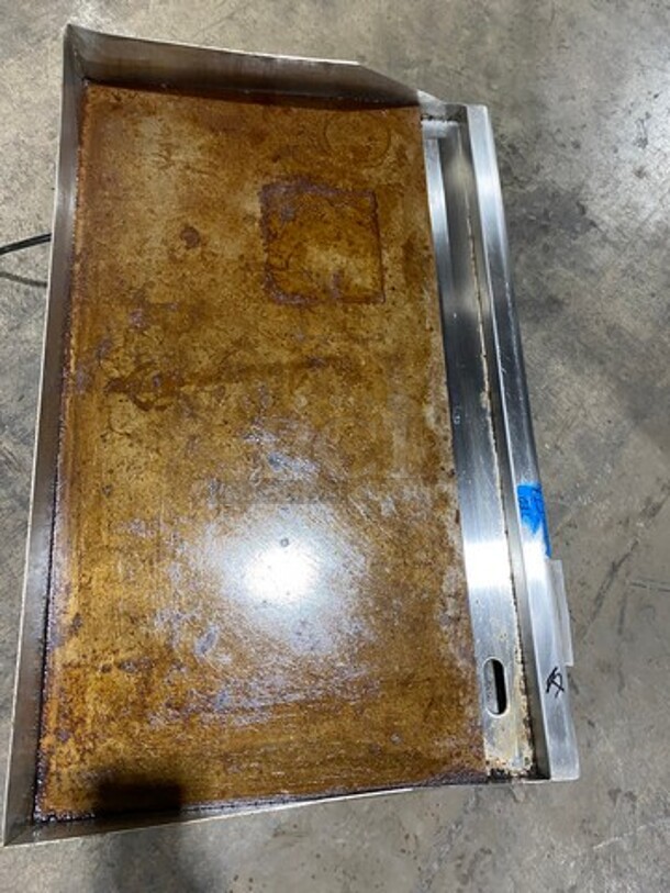 Avantco Commercial Countertop Electric Powered 30" Flat Top Griddle! With Back & Side Splashes! All Stainless Steel! On Legs! Model: 177EG30N! 208/240V! - Image 5 of 8