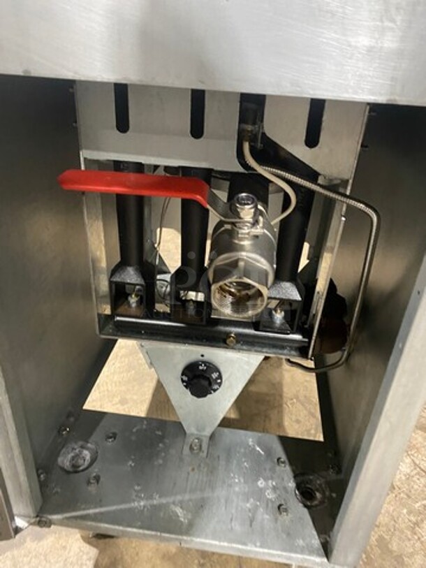 Vulcan Commercial Natural Gas Powered Deep Fat Fryer! With Frying Baskets! All Stainless Steel! On Casters! Working When Removed! MODEL 1VEG35M1 SN:DV1133289  - Image 5 of 8
