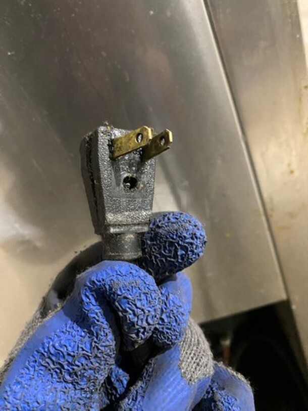 NICE! True Single Door Reach-In Freezer! With Poly Coated Racks! Solid Stainless Steel! Model: T23F SN: 7510251 115V 60HZ 1 Phase - Image 8 of 9