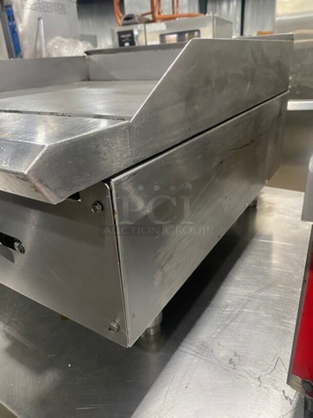 Commercial Countertop Natural Gas Powered Flat Top Griddle! With Back And Side Splashes! All Stainless Steel! On Small Legs! - Image 2 of 7