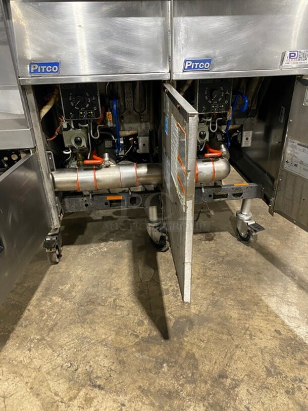 GREAT! Pitco Frialator 4 Bay Natural Gas Powered Commercial Deep Fat Fryer! With Middle Dump Station! With 8 Frying Baskets! With Oil Filter System! All Stainless Steel! MODEL: SGH50 SN: G11BD005229! 115V! On Casters! Working When Removed!  - Image 10 of 12