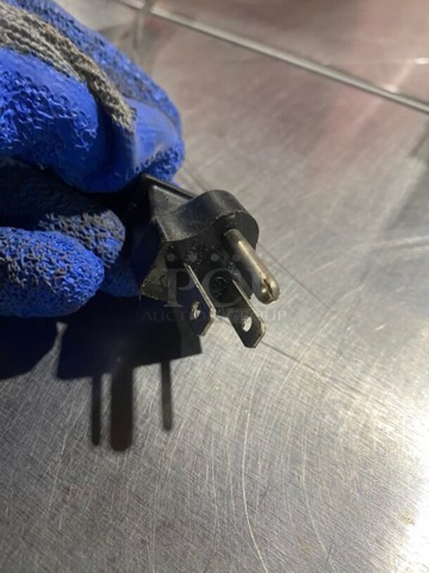 Keurig Countertop Coffee Brewing Machine! Model: K20200 - Image 6 of 6