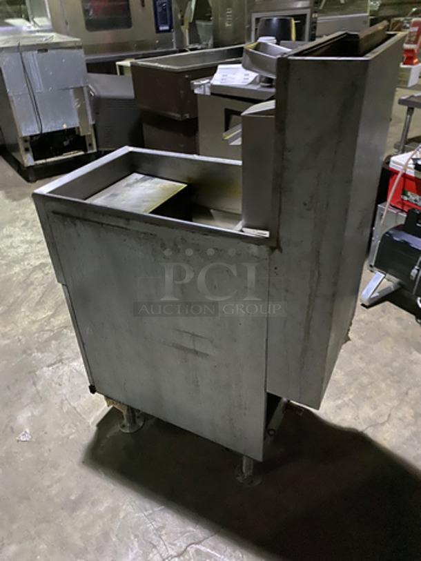 Pitco Natural Gas Powered Deep Fat Fryer! All Stainless Steel! On Legs! Model: 35C SN: G15JE067869 - Image 4 of 8