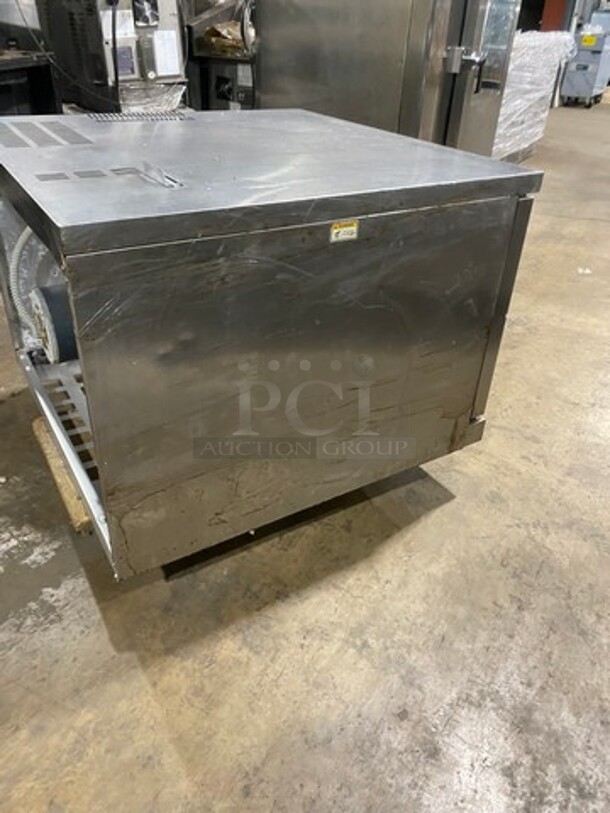 Bakers Pride Commercial Electric Powered Single Deck Convection Oven! With View Through Doors! Metal Oven Racks! All Stainless Steel! With Legs! Model: GDCO11G SN: 555361102003 208V 60HZ 1/3 Phase - Image 4 of 9