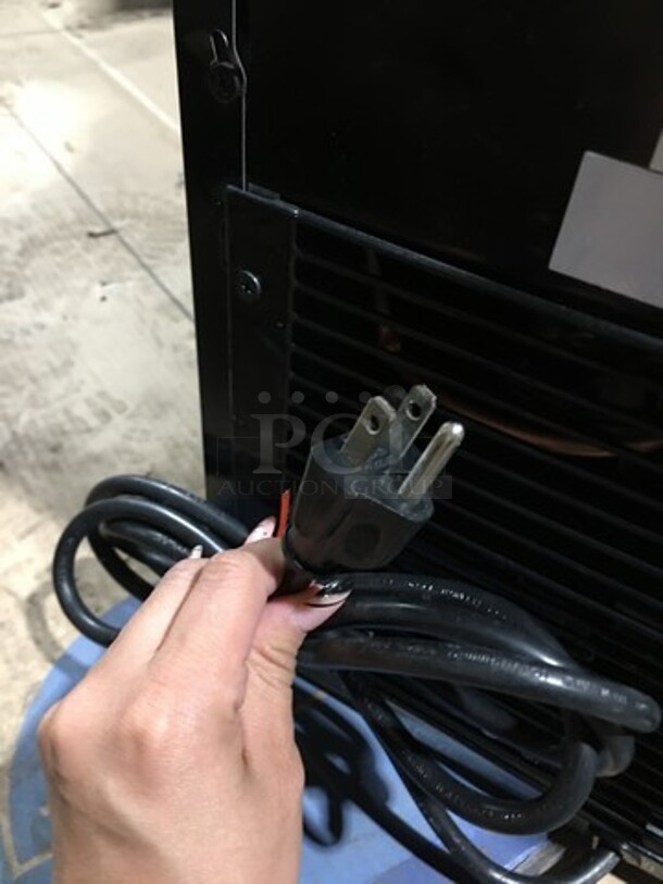 SCRATCH-N-DENT! Whynter Undercounter Built In Ice Maker! 12LB Ice Capacity! All Stainless Steel! Model: UIM155 115V - Image 9 of 9
