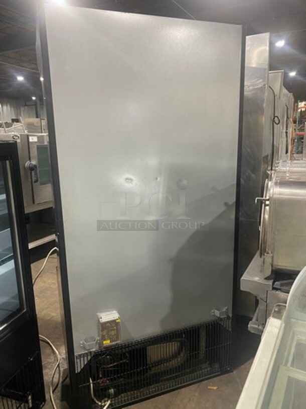 Turbo Air Commercial Refrigerated Open Grab-N-Go Case Merchandiser! With Clear Sides! Stainless Steel Body! Model: TOM40B SN: TOM40B4042 120V 60HZ 1 Phase - Image 3 of 9
