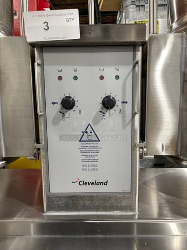 LIKE NEW! Cleveland Commercial Electric Powered Jacketed Tilting Soup Kettle! On Equipment Stand! All Stainless Steel! On Legs! WORKING WHEN REMOVED! Model: TKET12T SN: 111123050377A, 111123050377B 240V 60HZ 3 Phase - Image 4 of 12