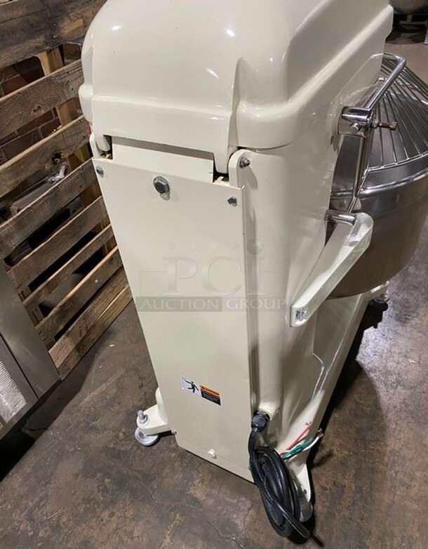FAB! Unisource Spiral Mixer With Mixing Bowl And Guard! With Spiral Hook! Working When Removed! MODEL HL17066K SN:S14010010 220V 3PH - Image 4 of 9