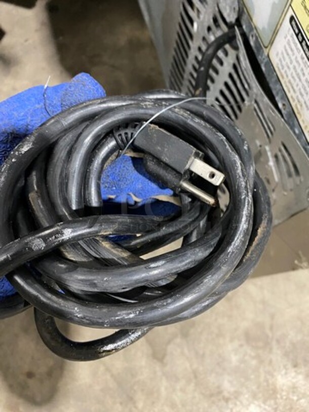 Everest Commercial Single Door Lowboy/ Worktop Cooler! All Stainless Steel! Model: ETBR1 SN: BTBR112100008 115V 60HZ 1 Phase - Image 8 of 8