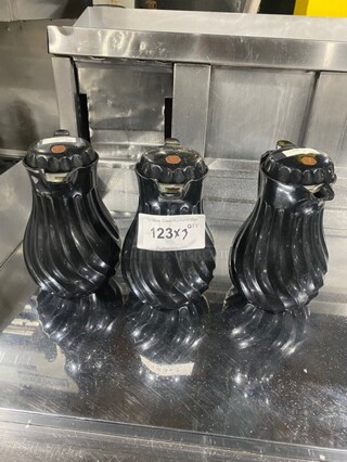 Connoisserve Insulated Hot/cold Pitcher Carafe Swirl Black! 3x Your Bid!