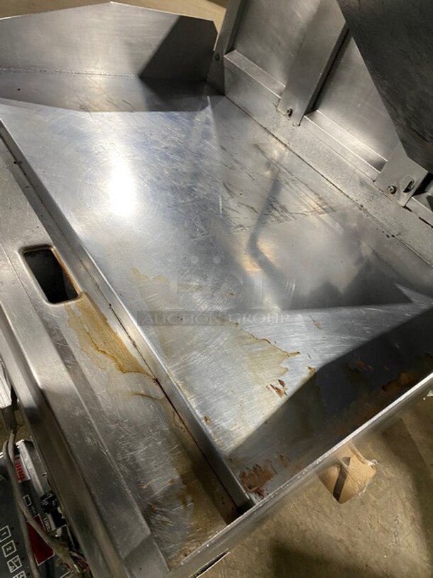 WOW! Lang Commercial Countertop Natural Gas Powered Flat Top Griddle With Clamshell Flat Hood Press! With Thermostatic Controls! Built In Hood! With Back And Side Splashes! All Stainless Steel! Model: 236SCHENSH - Image 7 of 12