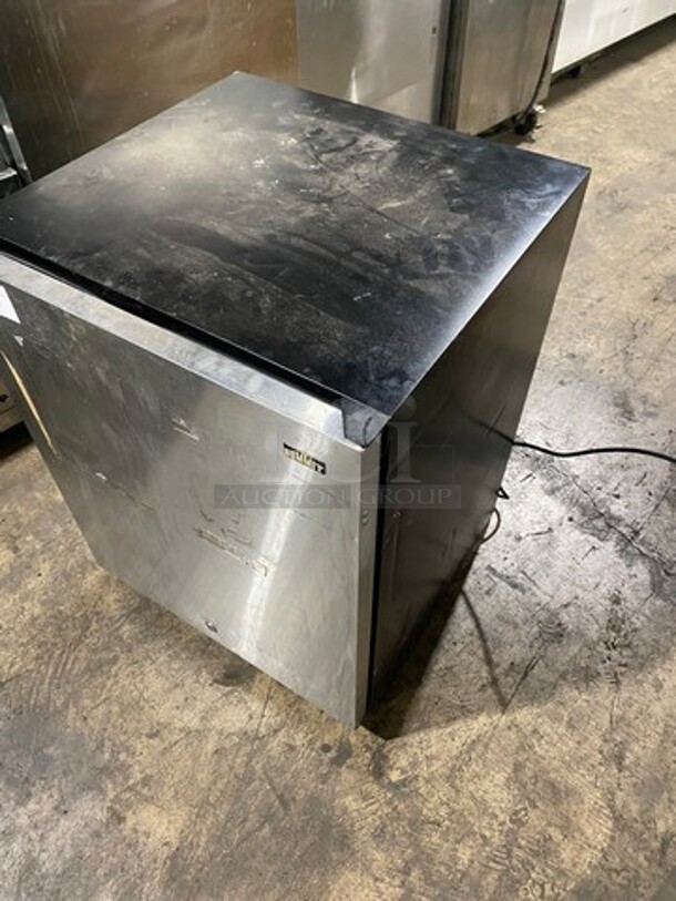 Summit Mini cooler! - Image 9 of 9