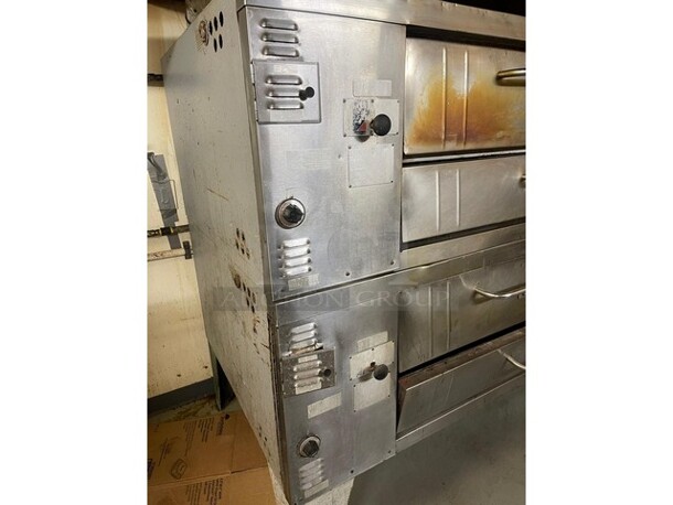 WOW! BAKERS PRIDE Natural Gas Powered Double Deck Y600 6 Pie Pizza Baking Oven! With Stones! Model Y600! On Legs! 2 X Your Bid Makes One Unit! Working When Removed!  - Image 4 of 11