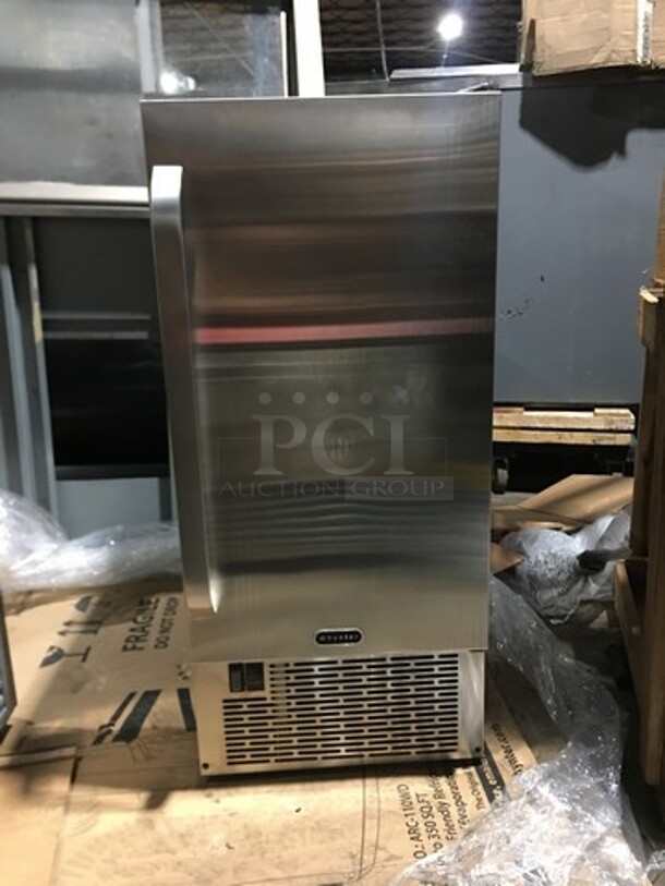 NEW! OUT OF THE BOX! SCRATCH-N-DENT! Whynter Undercounter Built In Ice Maker! 25LB Ice Capacity! All Stainless Steel! Model: UIM502SS 115V - Item #1075598