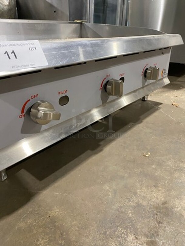 NEW! OUT OF THE BOX! CPG Commercial Countertop Natural Gas Powered Flat Top Griddle! With Back And Side Splashes! All Stainless Steel! On Small Legs! SN: 2108004582 - Image 6 of 8