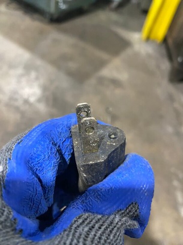 Avantco Commercial Countertop 10QT Planetary Mixer! With Bowl And Bowl Guard! WORKING WHEN REMOVED! Model: MX10 SN: 47067418MX10 120V - Image 8 of 8