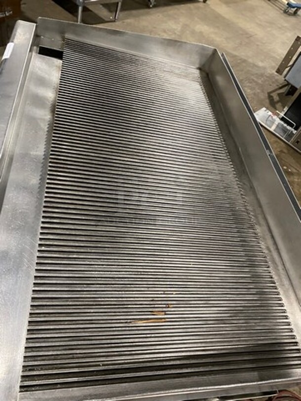 NICE! Imperial Commercial Natural Gas Powered Grooved Grill! With Back And Side Splashes! On Legs! On Equipment Stand! With Storage Space Underneath! All Stainless Steel! On Casters! - Image 5 of 9