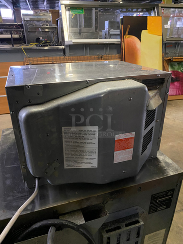 Sharp Commercial Countertop Microwave Oven! All Stainless Steel! Model: R23GT SN:02832 208/230V 60HZ 1 Phase - Image 4 of 8