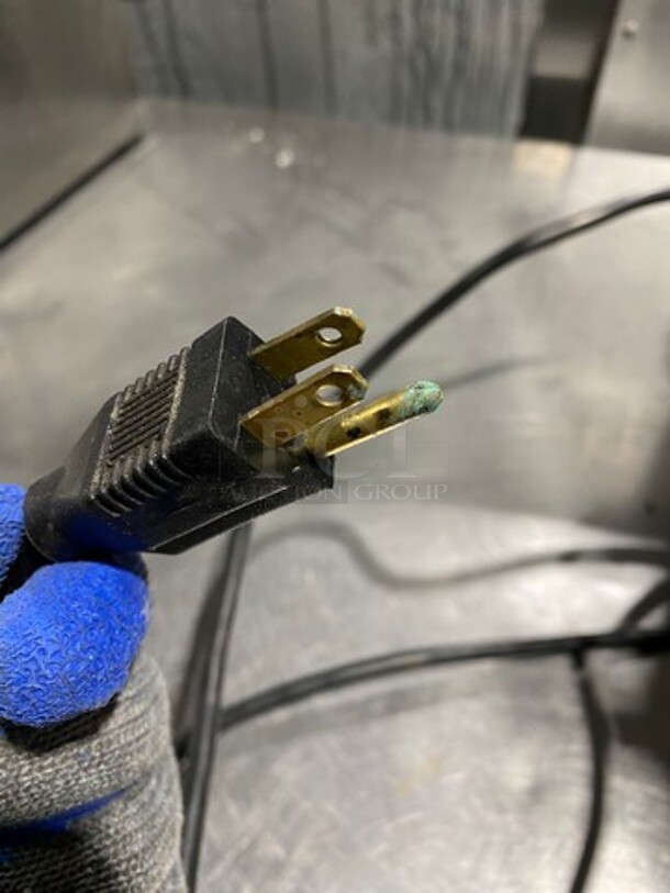 Oliver Commercial Countertop Mini Chip Slicer! Model: 738 SN: 188922 115V 60HZ 1 Phase - Image 8 of 8