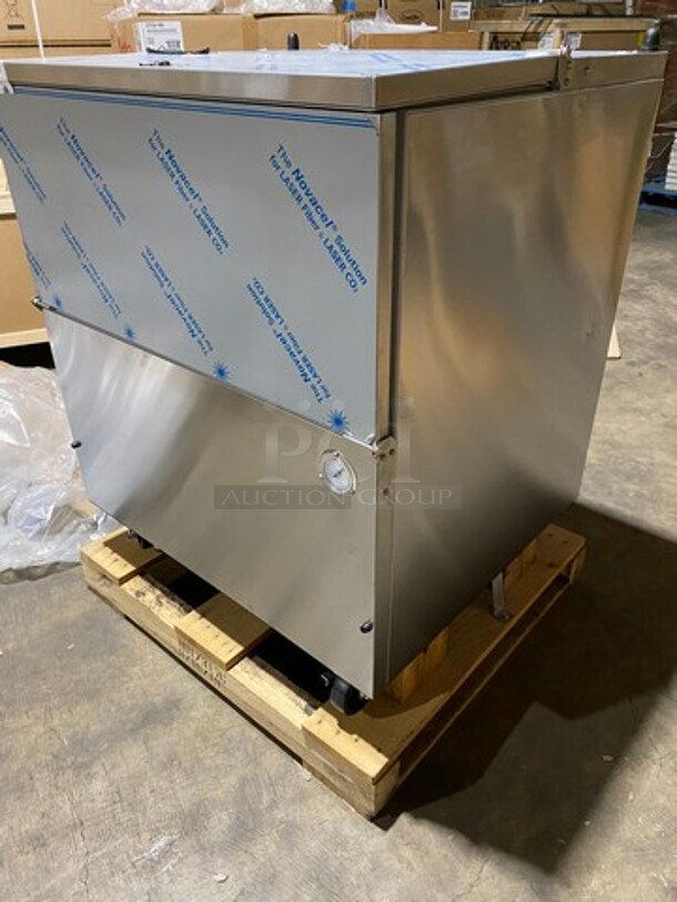 COOL! NEW! SCRATCH-N-DENT! Beverage Air Commercial Refrigerated Milk Cooler! Stainless Steel Body! On Casters! Model: SM34HCS SN: 13206661 115V 60HZ 1 Phase - Image 2 of 11