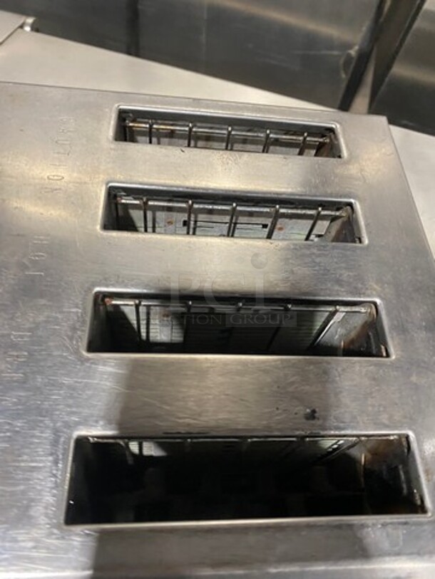 Waring Commercial Countertop Heavy Duty 4 Slot Toaster! Model: WCT800  120V - Image 6 of 8