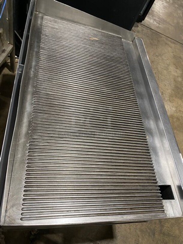 NICE! Imperial Commercial Natural Gas Powered Grooved Grill! With Back And Side Splashes! On Legs! On Equipment Stand! With Storage Space Underneath! All Stainless Steel! On Casters! - Image 5 of 9
