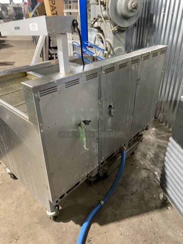 Pitco Frialator Commercial Electric Powered 2 Bay Deep Fat Fryer With Dump Station! With Oil Filter System! All Stainless Steel! On Casters! Model: SE14 SN: E10HD036879 208V 60HZ 3 Phase - Image 4 of 11