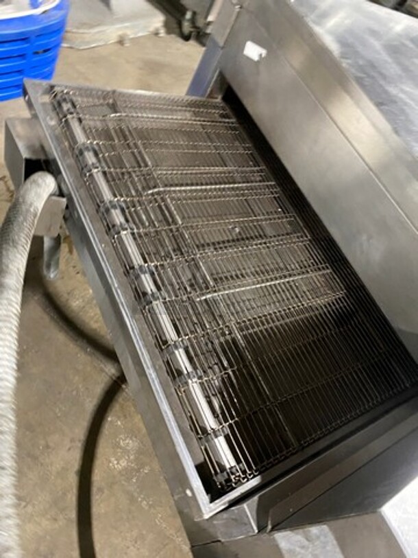 Lincoln Commercial Electric Powered Conveyor Pizza Oven! All Stainless Steel! On Casters! Model: 1622 SN: L21263 120/208V 60HZ 3 Phase - Image 5 of 12