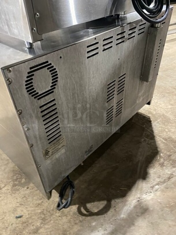Turbofan Moffat Commercial Countertop Electric Powered Convection Oven! All Stainless Steel! Model: E27M3 SN: 740004 208V 60HZ 1 Phase - Image 4 of 8