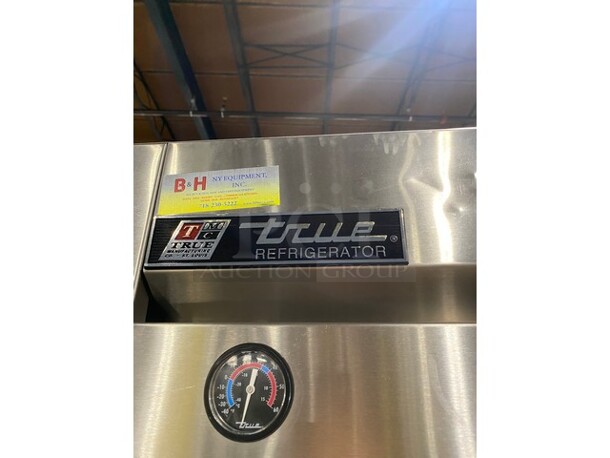 True Commercial Single Door Reach In Refrigerator! With Poly Coated Racks! All Stainless Steel! On Casters! Model: T23 SN: 5279908! 115V 60HZ 1 Phase! - Image 8 of 9