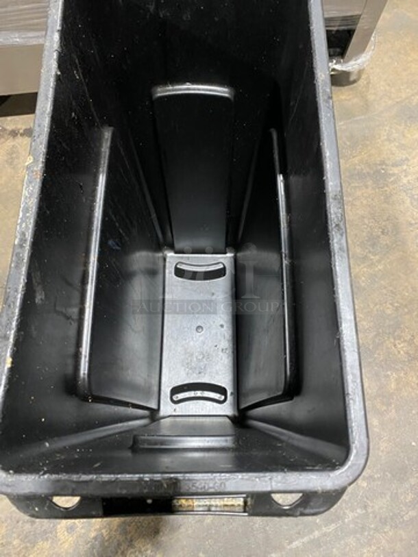 Black Poly Slim Style Trash Bin! With Lid! - Image 5 of 6