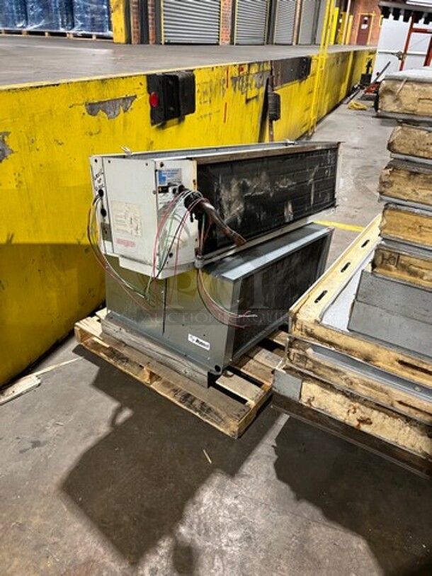 WOW! Leer Commercial 8x8 Walk In Freezer! With Floor! With Compressor And Blower! Model: 8X8X7RF SN: 53412WST8W - Image 7 of 12