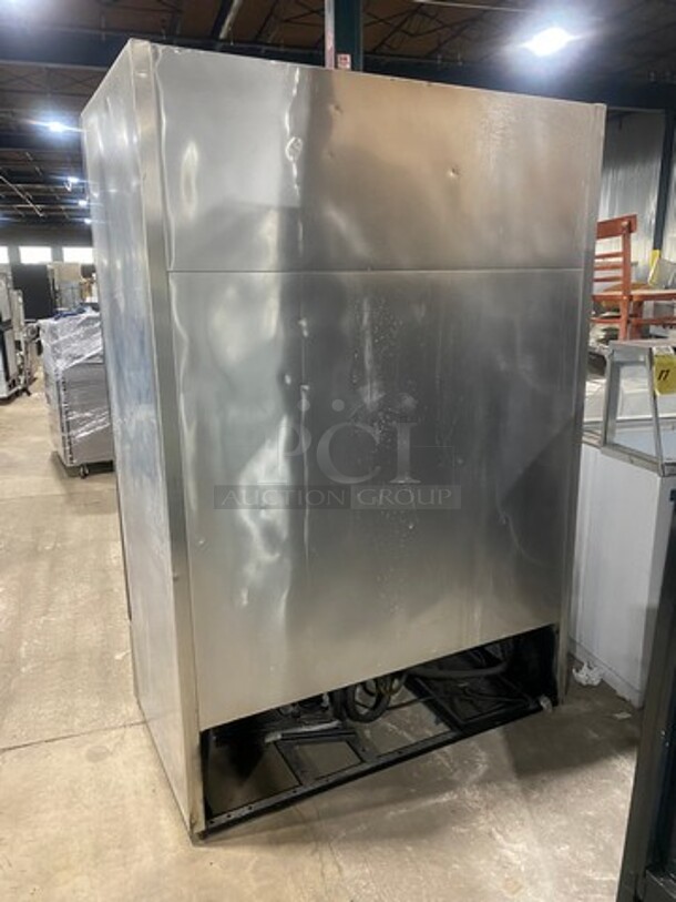 True Commercial 2 Door Reach In Cooler! Poly Coated Racks! All Stainless Steel! Model: T49 SN: 6950022 115V 60HZ 1 Phase - Image 3 of 7