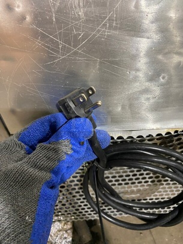 True Commercial Refrigerated Sandwich Prep Table! With 2 Door Underneath Storage Space! With Poly Coated Racks! All Stainless Steel! On Casters! Model: TSSU4818MB SN: 7025224 115V 60HZ 1 Phase - Image 5 of 10