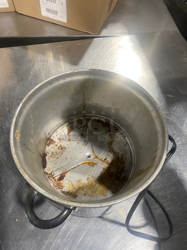 Crock Pot Countertop Slow Cooker! With 3QT Capacity! Model: SCR300B - Image 9 of 11