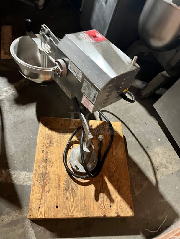 LATE MODEL! 2019 Empero Commercial Countertop Donut Depositor Machine! Solid Stainless Steel! 220V 60HZ Model: EMPLK001 SN: 190447 - Image 2 of 8