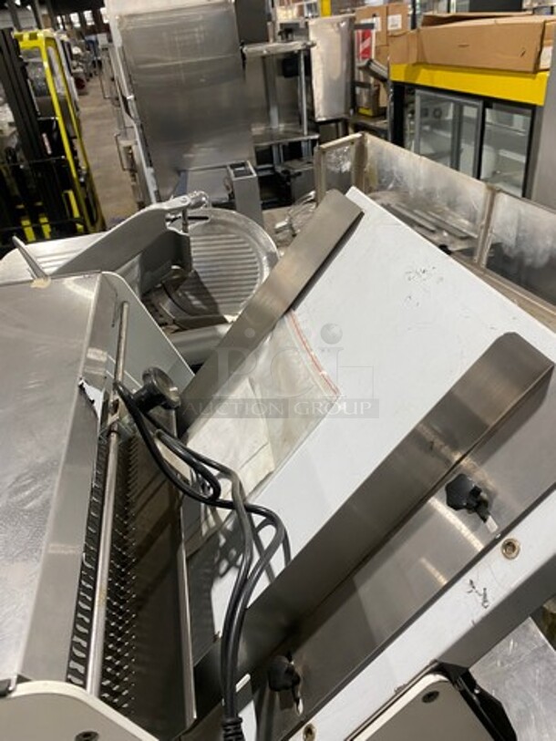LATE MODEL! 2019 Two Thousand Commercial Countertop Bread Loaf Slicer! Model: TTD7B 110V 60HZ 1 Phase - Image 5 of 10