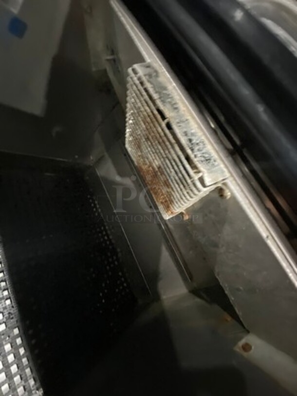 Perlick Commercial Beer Bottle Cooler! With Sliding Top Door! All Stainless Steel! Model: BC24SS 115V 1 Phase - Image 6 of 8