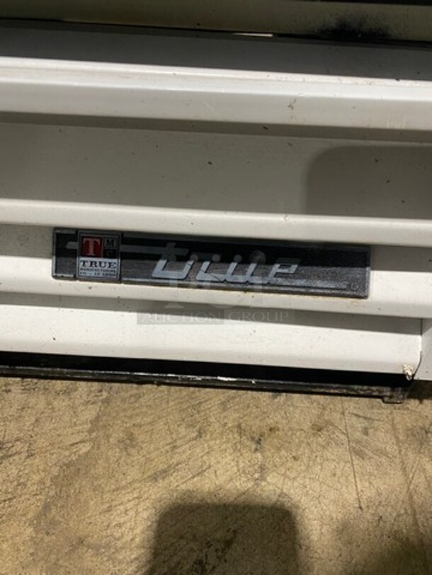 True Commercial Single Door Reach In Cooler Merchandiser! With View Through Door! Poly Coated Racks! Model: GDM12 SN: 12030206 115V 60HZ 1 Phase - Image 10 of 10