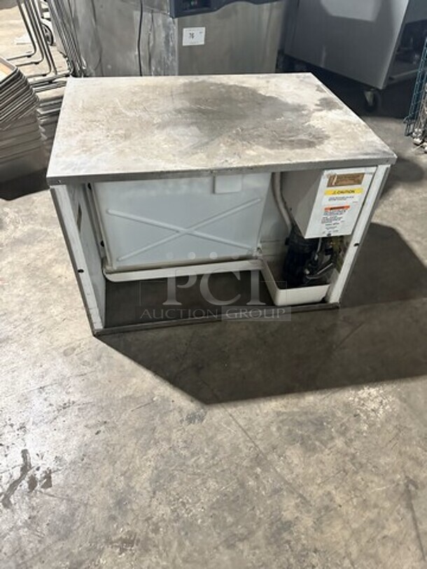 Manitowoc Commercial Ice Maker Machine Head! All Stainless Steel! Model: BY0494NS SN: 951663037 115V 60HZ 1 Phase - Image 1 of 7