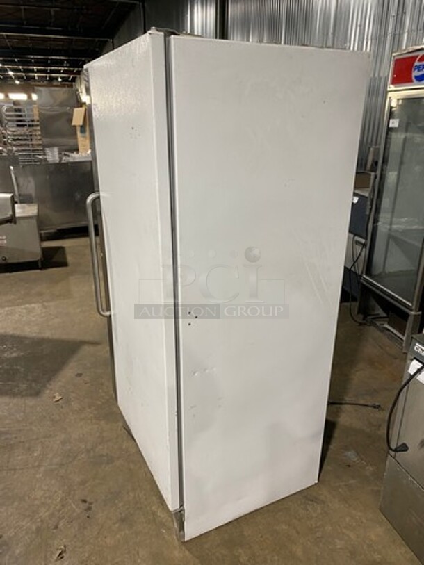 Arctic Air Commercial Single Door Up Right Freezer! Model: F22CW9 SN: WB02214377 115V - Image 4 of 8