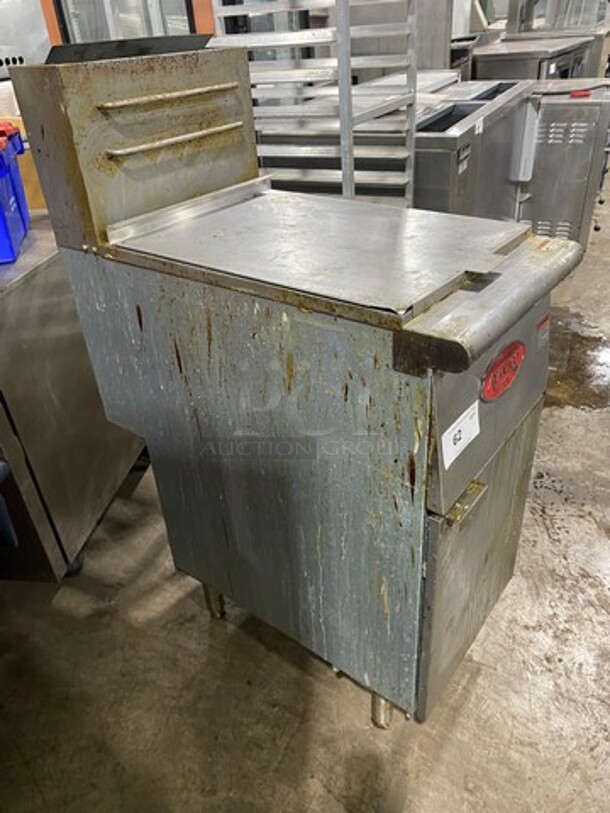 LATE MODEL! 2020 Avantco Commercial Gas Powered Deep Fat Fryer! All Stainless Steel! On Legs! Model: FF400 SN: 20050442VA - Image 2 of 8
