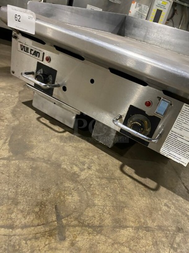 Vulcan Commercial Countertop Natural Gas Powered Flat Top Griddle! With Thermostat Controls! With Back And Side Splashes! All Stainless Steel! On Legs! Model: 24RFG SN: 650124046 - Image 6 of 10
