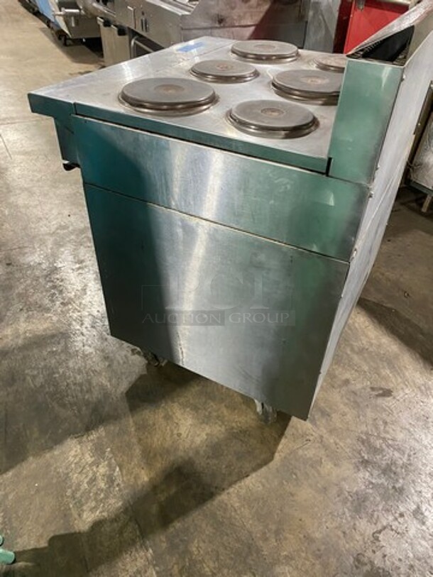 Garland Electric Powered 6 Burner Range! With Full Size Oven Underneath! With Back Splash! All Stainless Steel Body! On Casters! Model: SS686 SN: 0311RF0023 - Image 4 of 11