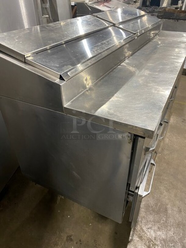 Randell Commercial Refrigerated Pizza Prep Table! With 4 Drawer & Single Door Refrigerated Storage Space Underneath! All Stainless Steel! Model 8383N Serial W27312911! 115V 1Phase! On Casters! - Image 4 of 12